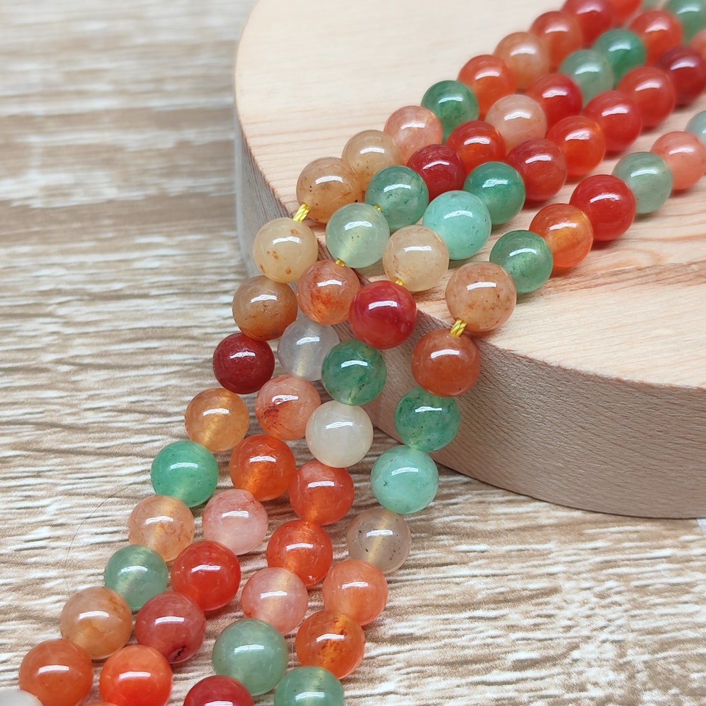 Jade soie dorée - perles naturelles 6 mm – 1 fil
