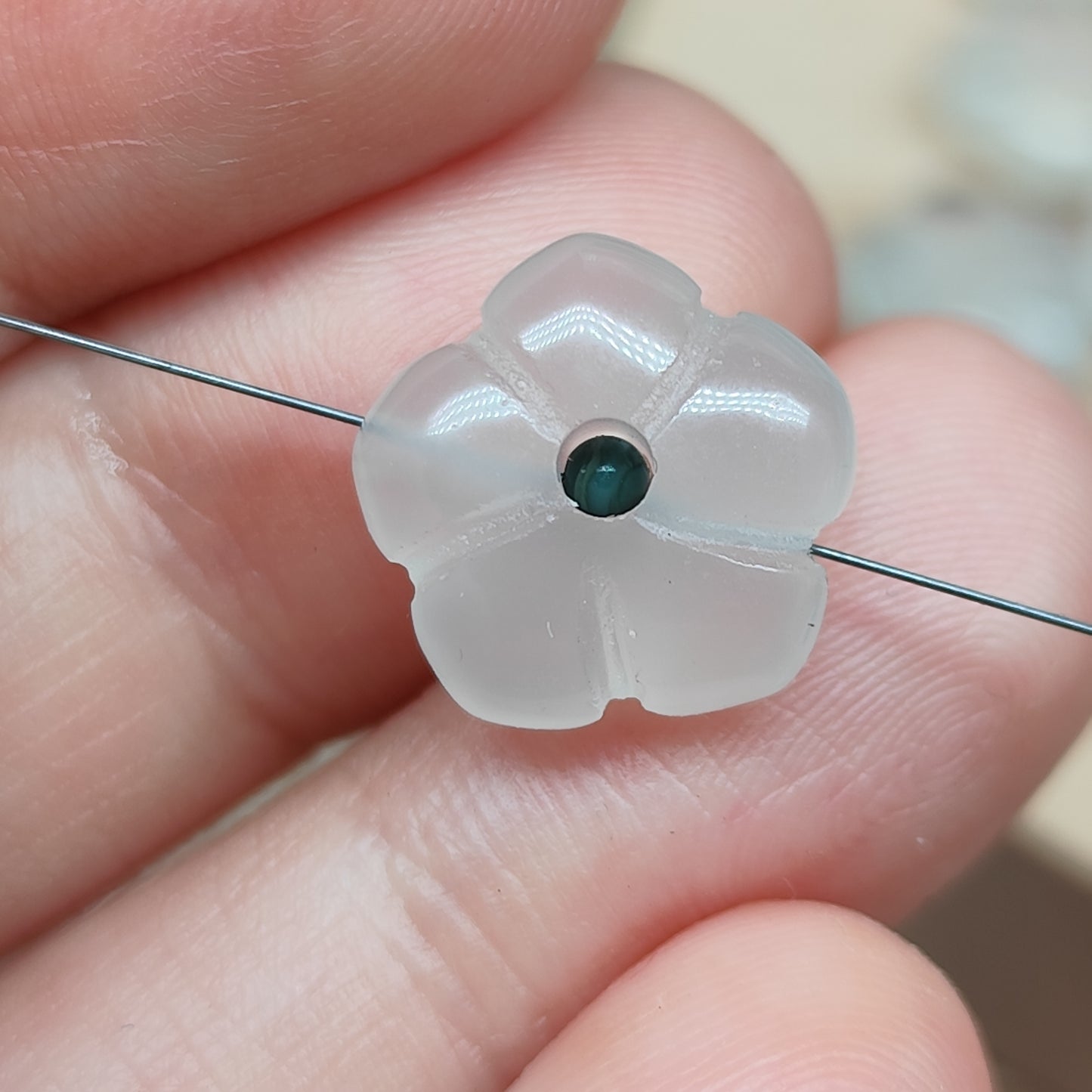 Sodalite fleur – perle naturelle 14 mm – 1 pièce