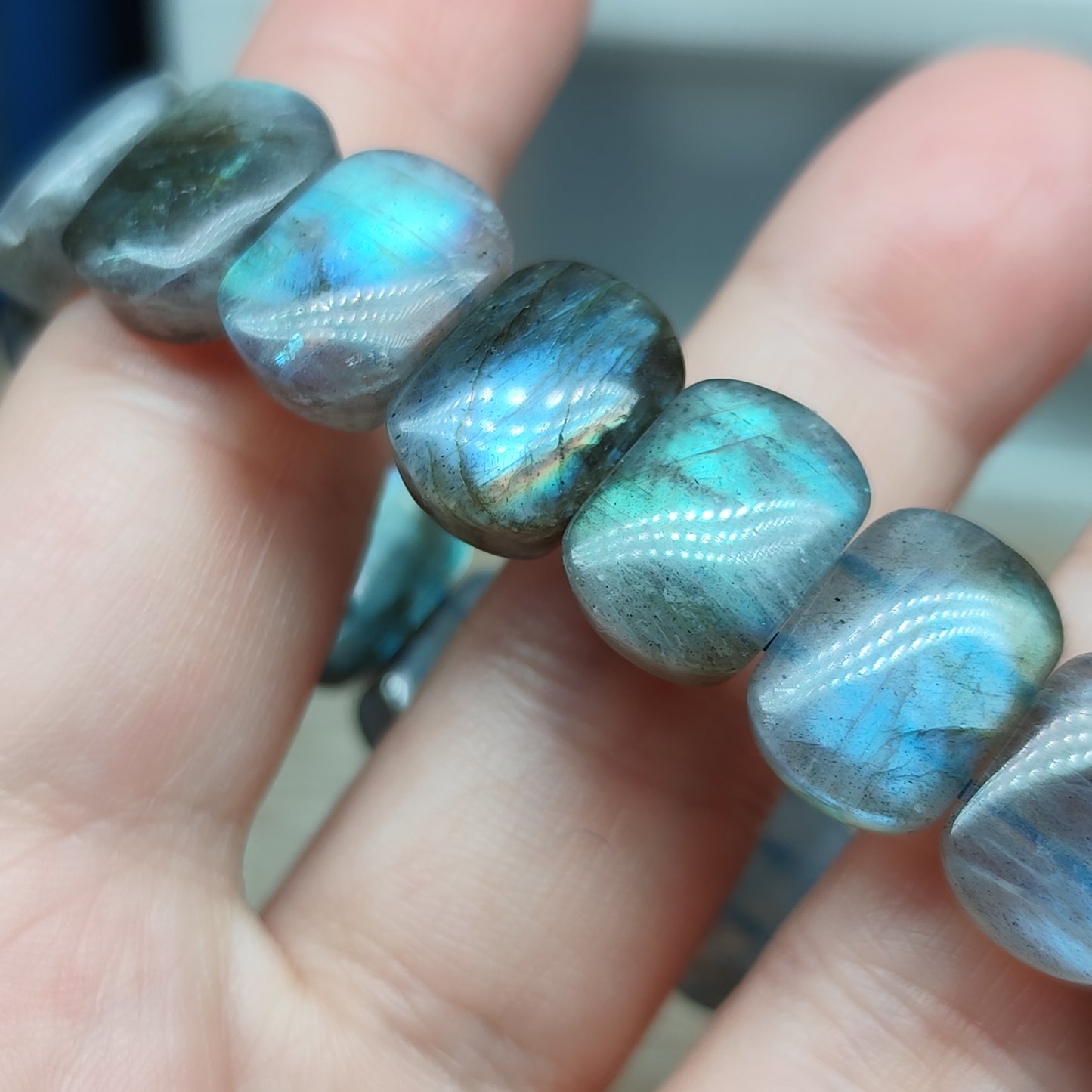 Labradorite - 17.5 cm