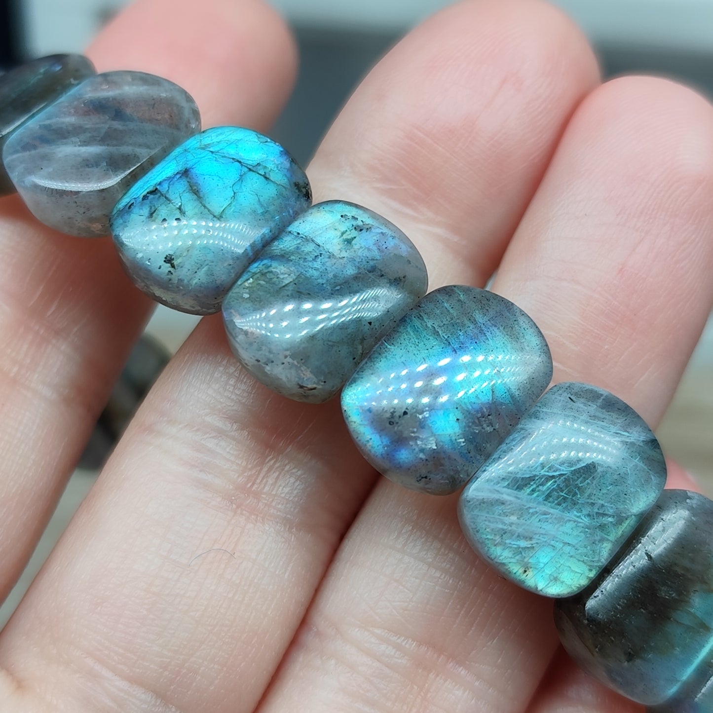 Labradorite - 17.5 cm